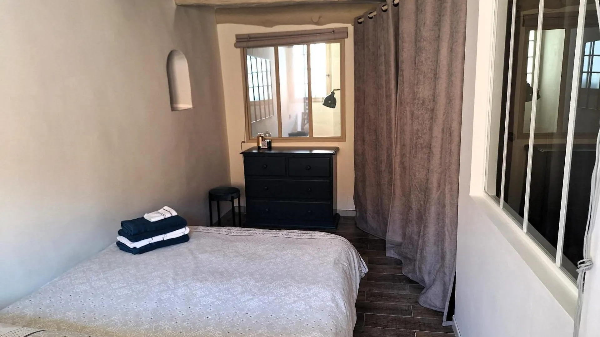 Vue Et Charme Provencal A Biot - La Maison Du Mitan 0*,  France
